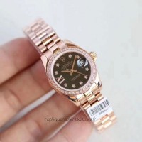 Replik-Uhr Rolex Lady Datejust 28 279135RBR 28MM Roségold & Diamanten Schwarzes Zifferblatt