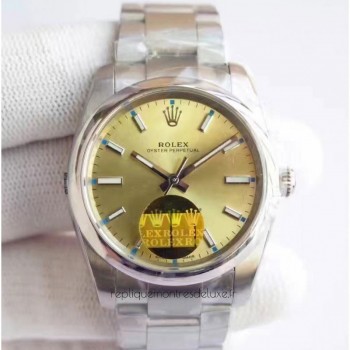 Replik-Uhr Rolex Oyster Perpetual 39 114300 Rostfreier Stahl Champagner-Zifferblatt